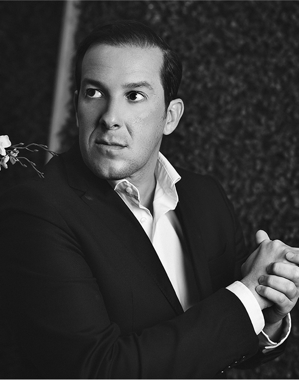 Dr. Thiago Cavalcanti - Cirurgião Plástico